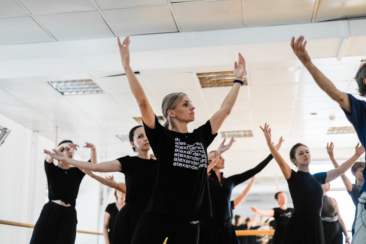 Готовые этюды и стилизованная постановка в русском народном танце